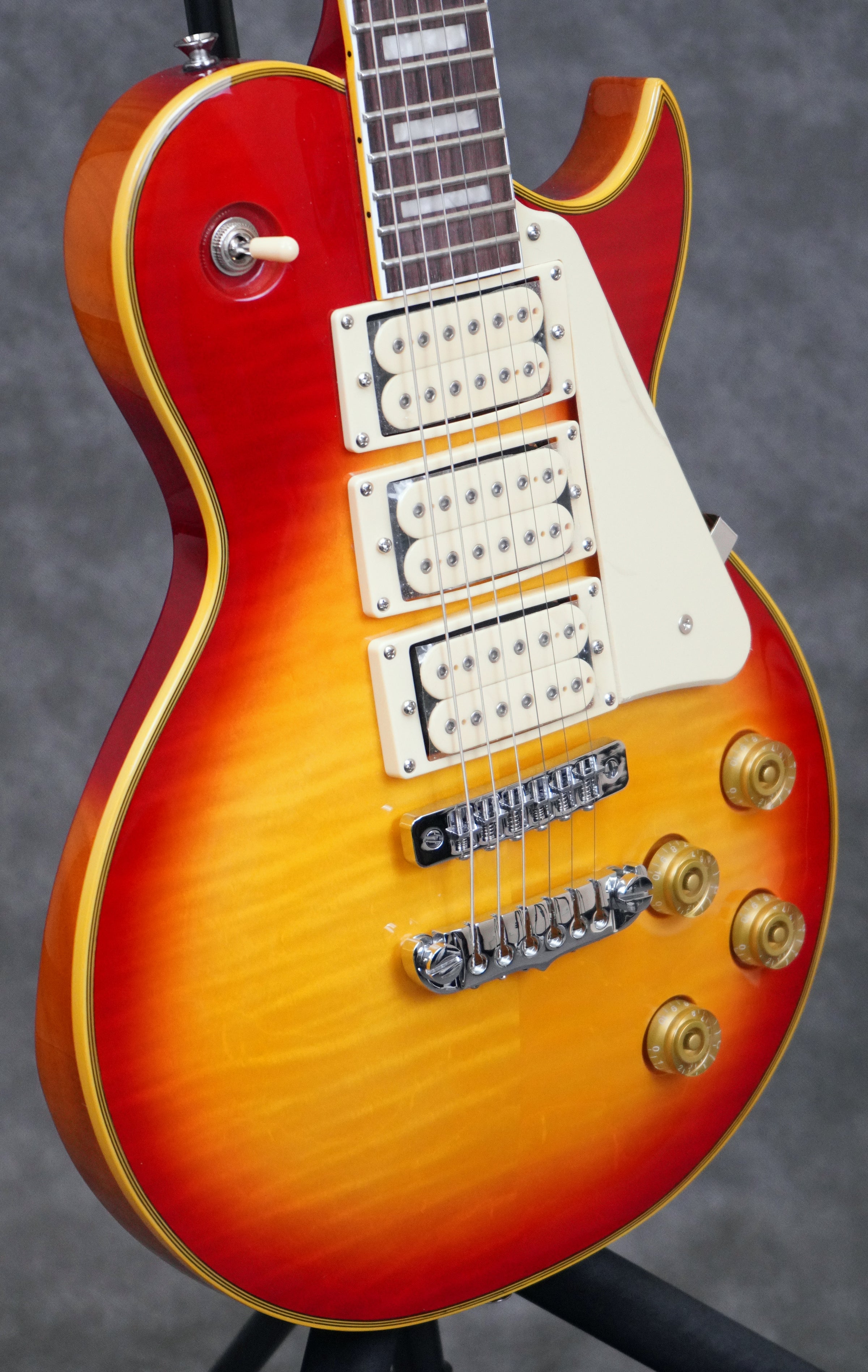Aria Pro II Custom レスポールタイプ　サンバースト Aria Pro II PE-Custom 3PU CHSB Cherry Sunburst Finish - W/Setup