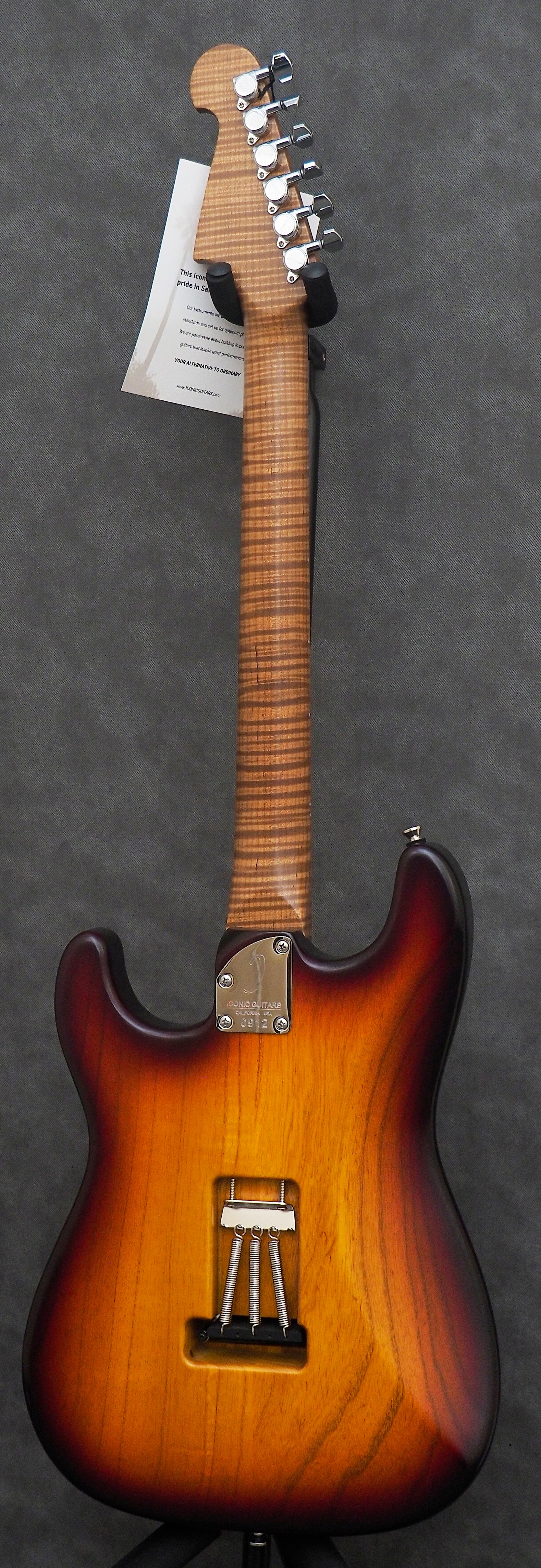 Iconic Solana VM Electric Guitar 2 Tone Sunburst - W/Setup